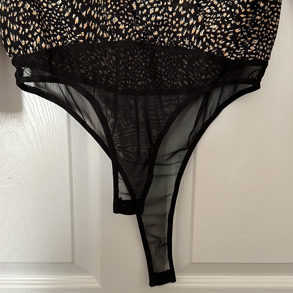 Astr The Label Leopard Print Bodysuit Size L - image 5